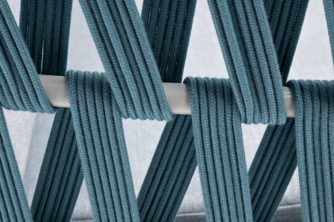 "Диего" диван 2-местный плетеный из роупа, каркас алюминий светло-серый (RAL7035) муар, роуп бирюзовый круглый, ткань светло-серая "Диего" диван 2-местный плетеный из роупа, каркас алюминий светло-серый (RAL7035) муар, роуп бирюзовый круглый, ткань светло-серая