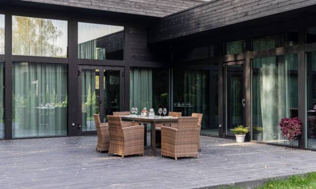 LUDWIG + FIONA обеденный комплект коричневого цвета