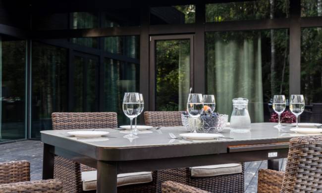 LUDWIG + FIONA обеденный комплект коричневого цвета