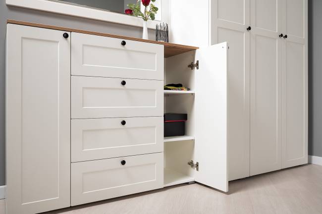 Стенка в прихожую Остин № 58 цвет белый шагрень/дуб крафт золотой