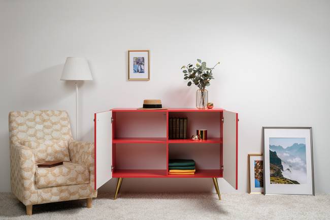 Комод-тумба Кармин 16.230.03 цвет красный/белый, фасады с рисунком Бразильские домики Комод-тумба Кармин 16.230.03 цвет красный/белый, фасады с рисунком Бразильские домики